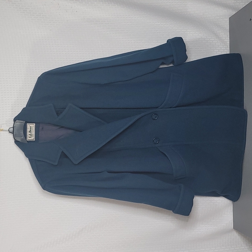 Vintage L.L. Bean coat with pockets
